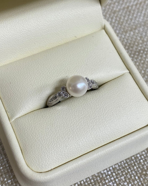 10K White Gold Freshwater Pearl and .12tw Diamond Ring