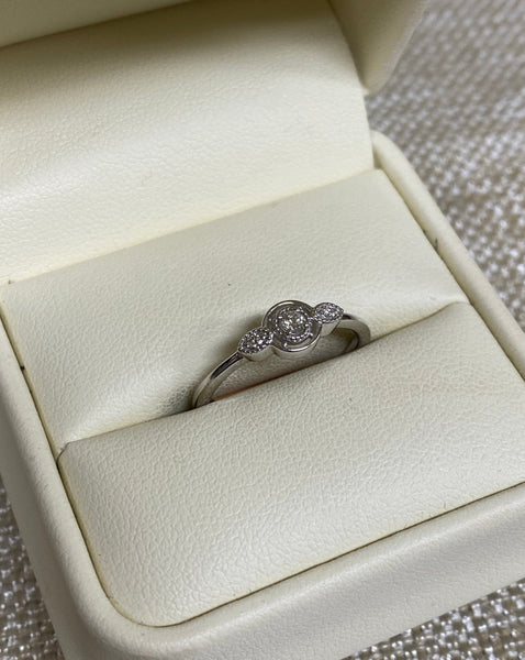 10K White Gold .10tw Diamond Ring