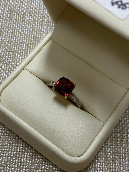 14K Yellow Gold Checkerboard Cut Garnet .10tw Diamond Ring