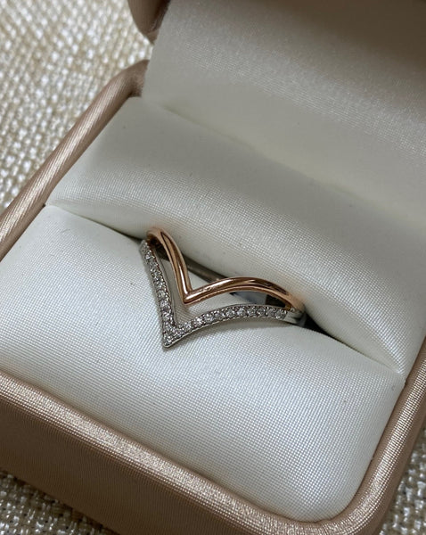 10K Rose Gold Chevron .10tw Diamond Ring