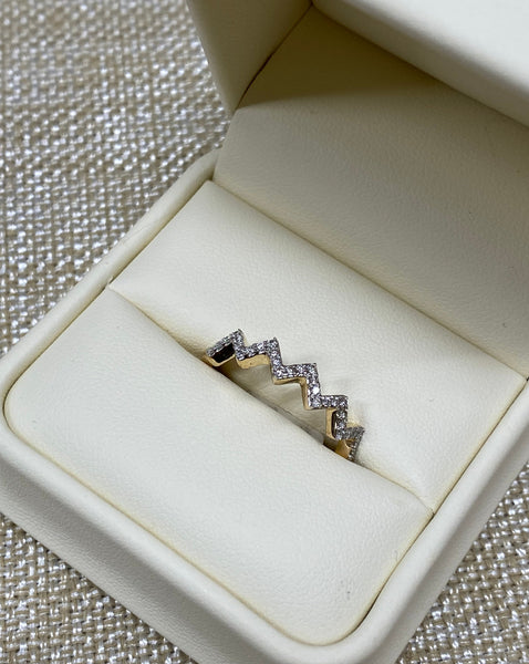 10K Yellow Gold .15tw Diamond Zig-Zag Ladies Ring